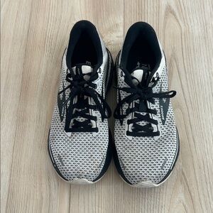 Brooks Adrenaline GTS22 - Women’s